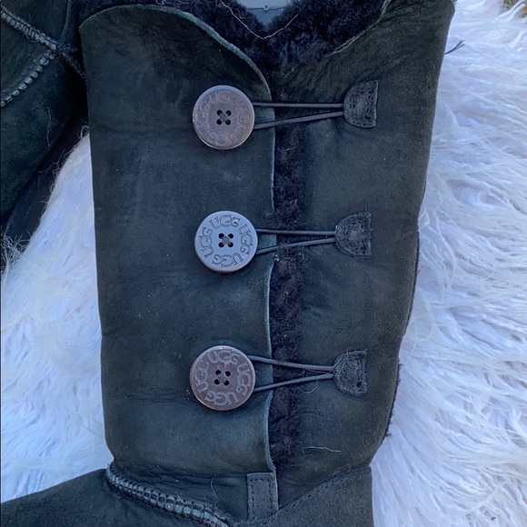 UGG BAILEY BUTTON TRIPLET SHEARLING BOOTS BLACK - Picture 13 of 14